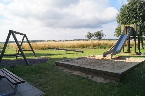 Spielplatz in der Anlage Wohnung Cuxhaven