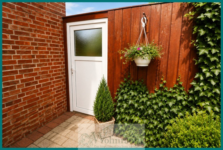 Schuppen mit Durchgang zum Carport Einfamilienhaus Cuxhaven / D�se