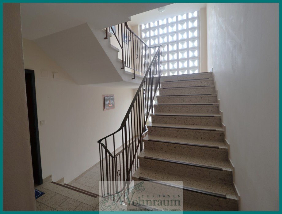 gepflegtes Treppenhaus Etagenwohnung Cuxhaven