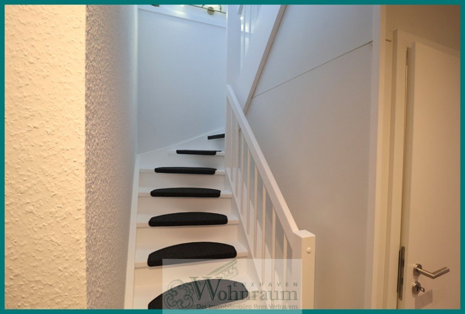 Treppe neu gestrichen Maisonettewohnung Cuxhaven