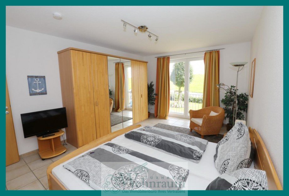 gro�es Schlafzimmer im EG Maisonettewohnung Cuxhaven
