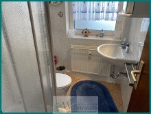 Duschbad Etagenwohnung, nur wenige Schritte bis zum Wasser, Fahrstuhl im Haus