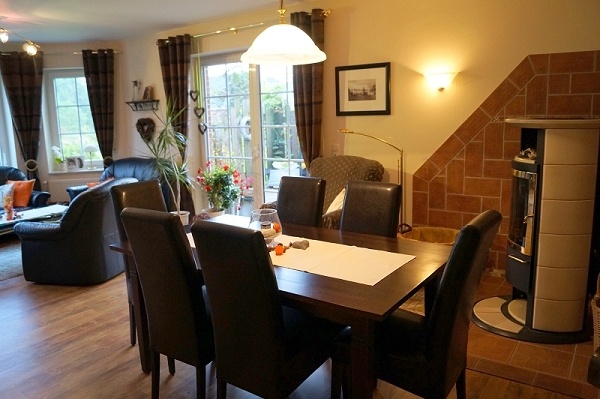 Essbereich mit Kamin Haus Nordholz