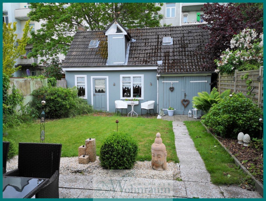 Garten mit Gartenhaus Zweifamilienhaus Cuxhaven