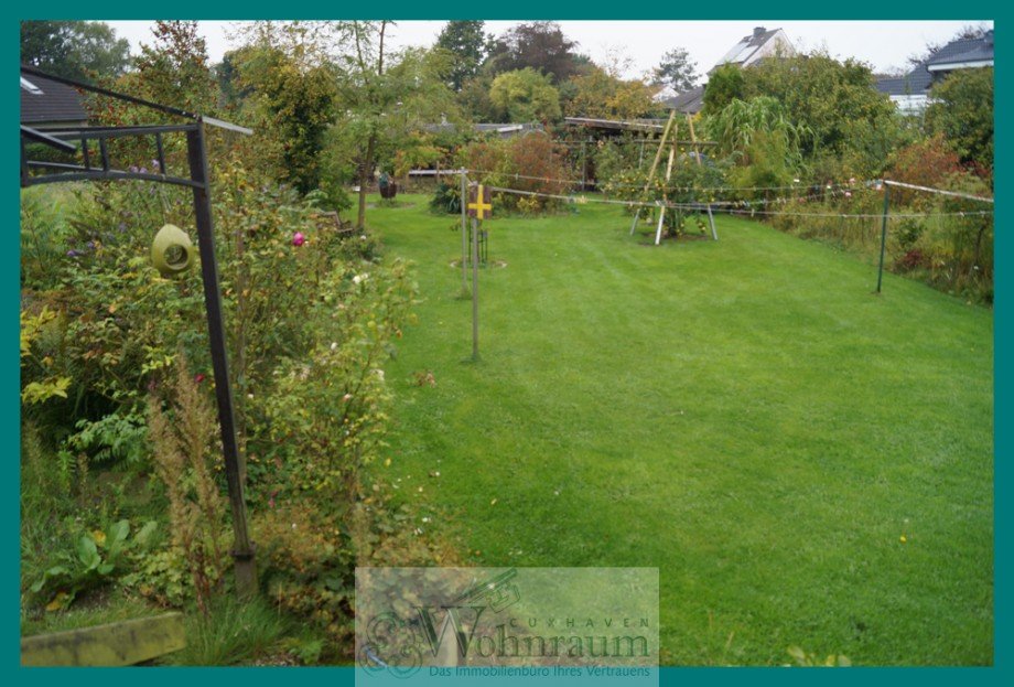 Blick in den Garten Mehrfamilienhaus Cuxhaven