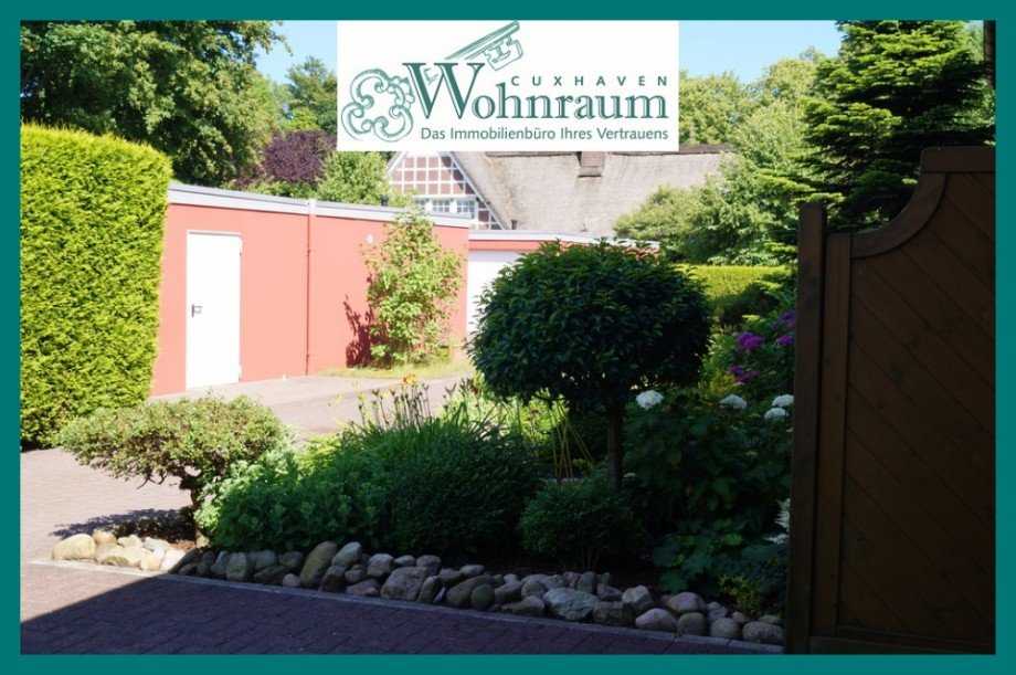Weg zu den Garagen Reihenmittelhaus Cuxhaven / Groden
