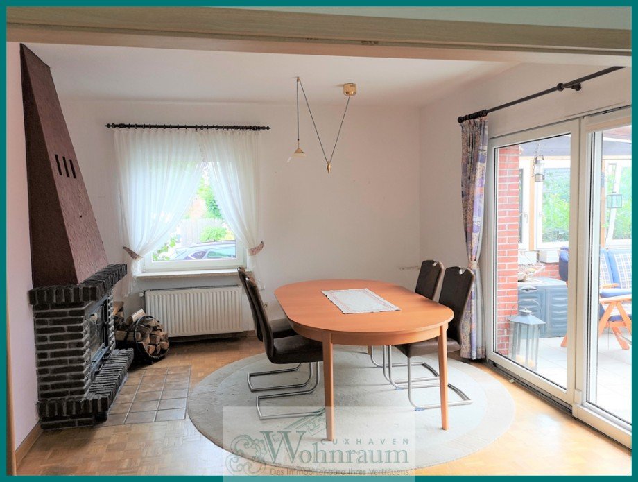 Esszimmer mit Kamin Einfamilienhaus Cuxhaven / Altenwalde