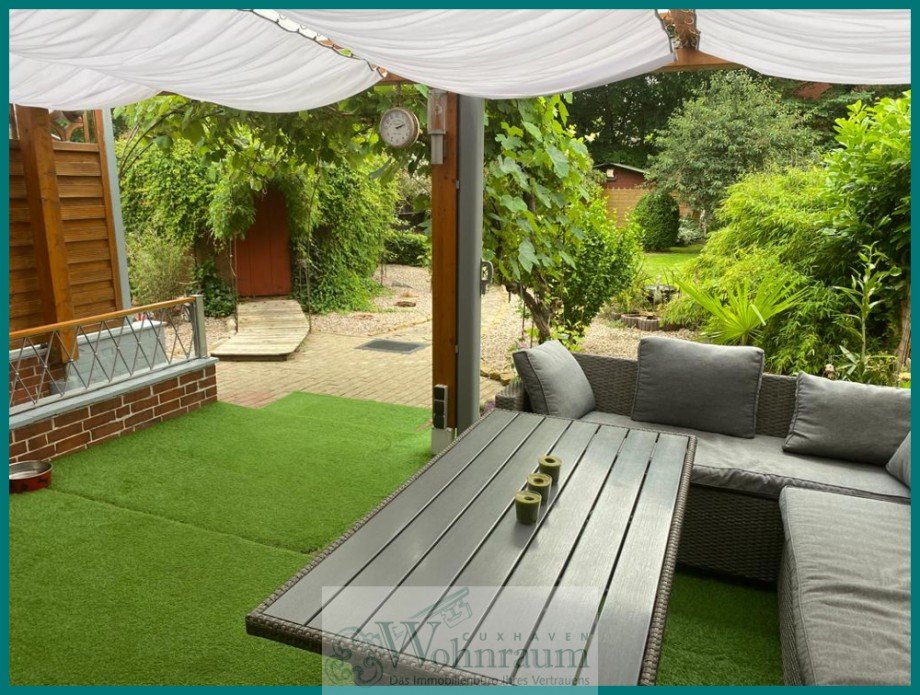 Blick in den sch�nen Garten Reiheneckhaus Cuxhaven / S�derwisch