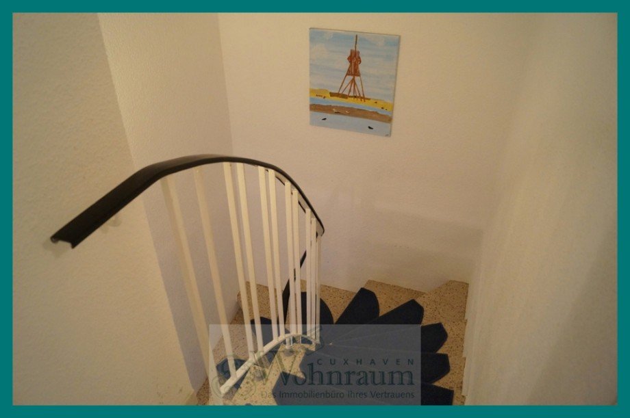Blick ins Treppenhaus Etagenwohnung Cuxhaven