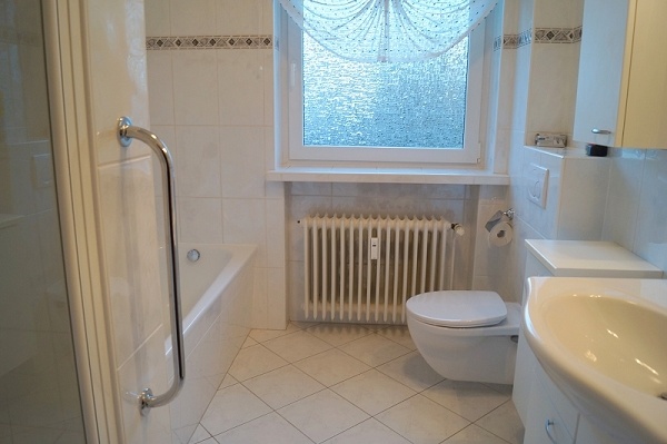 Badezimmer mit Tageslicht Etagenwohnung Cuxhaven