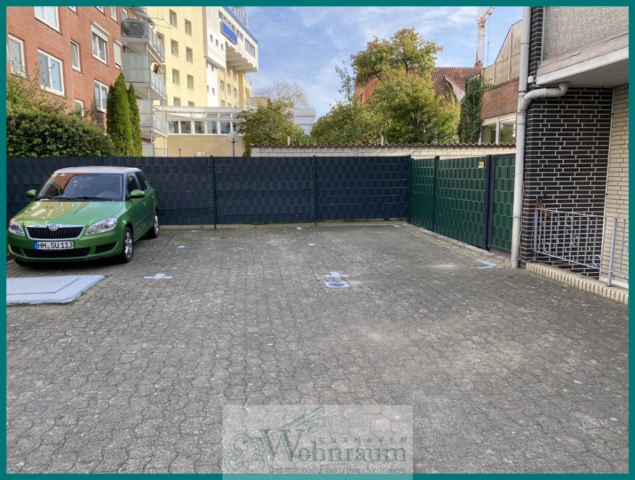 PKW Stellplatz, rechts Etagenwohnung Cuxhaven