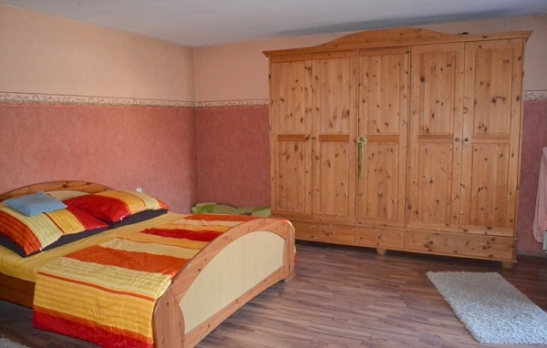 gro�es Schlafzimmer mit Balkon Einfamilienhaus Wurster Nordseek�ste