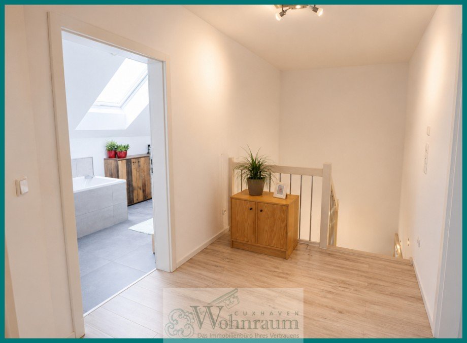 Flur 1.OG KI optimiert Einfamilienhaus Cuxhaven / Altenwalde